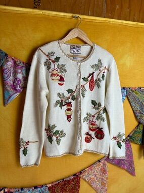 Vintage Heirloom Collectibles Christmas Embroidered Sweater